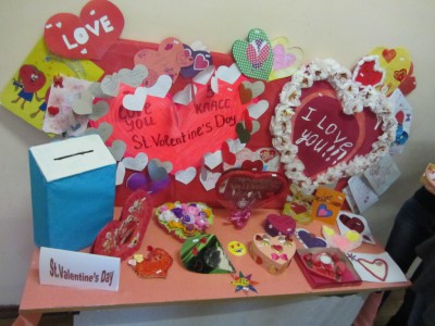 Выставка школьного конкурса к Дню Святого Валентина